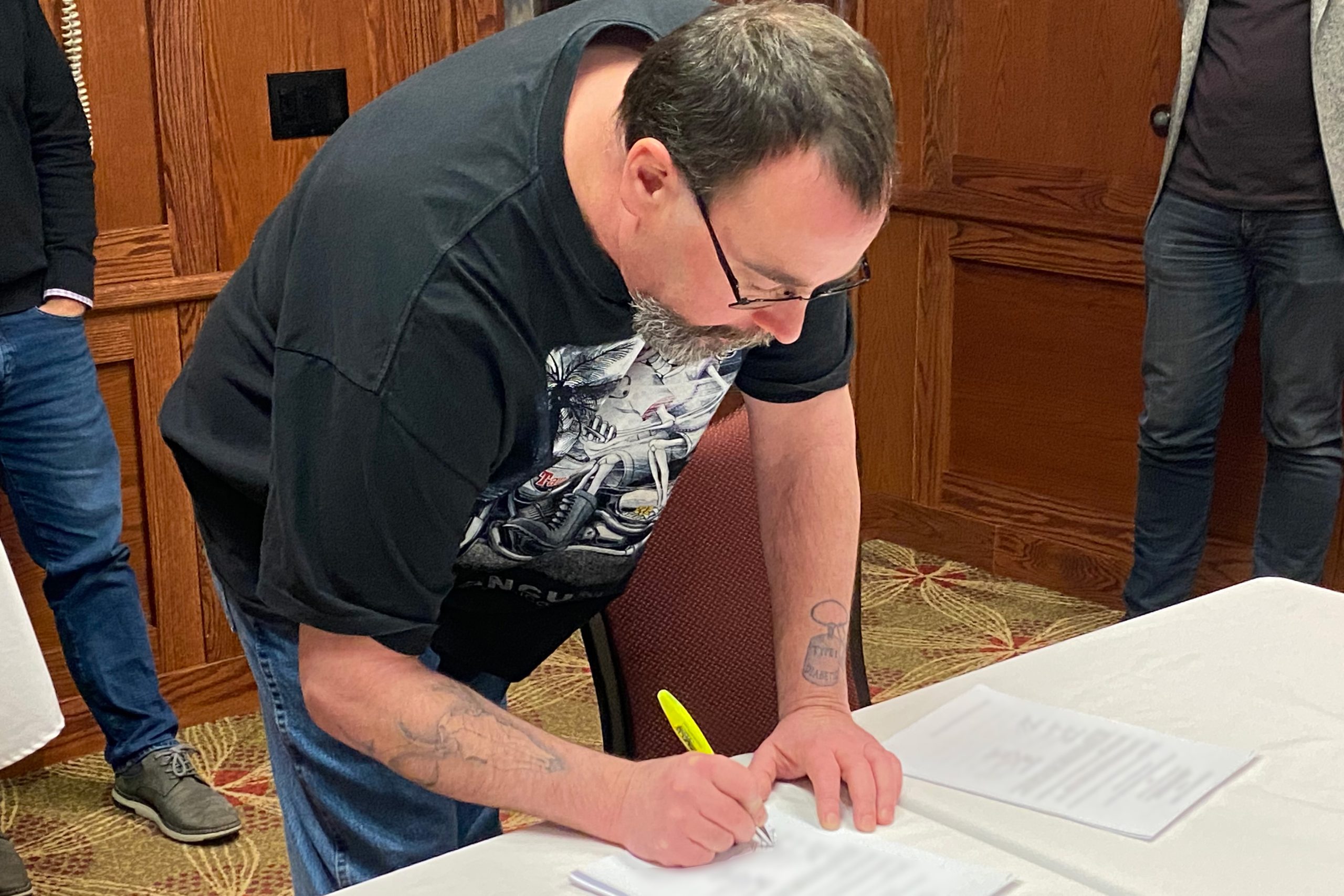 Core Molding Technology member signs a Memorandum of Settlement.  